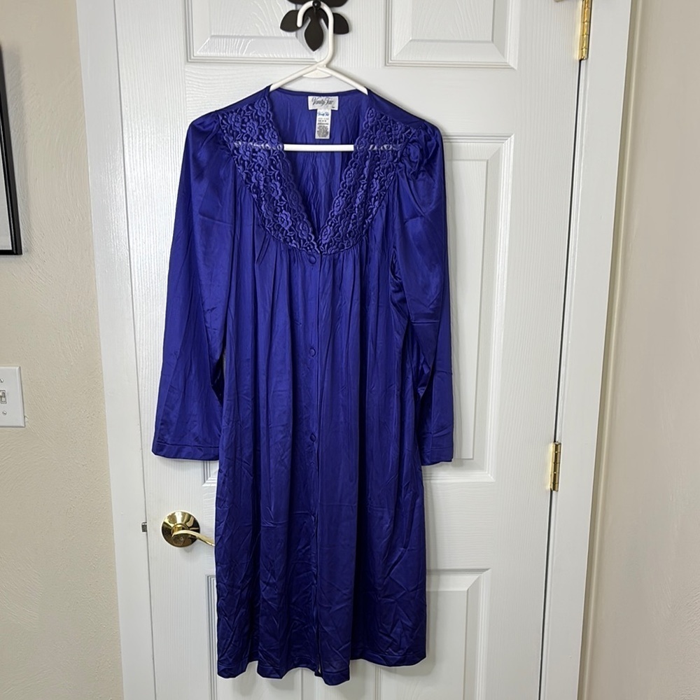 Vanity Fair Vintage Purple Lace-Trimmed Nightgown Robe Size Medium